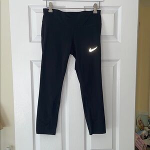 Nike Black Leggings capris Athletic Wear inseam 22inch